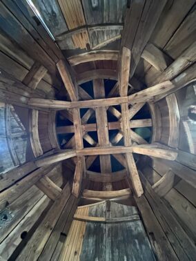 Deckenbalkenlage im Kirchturm